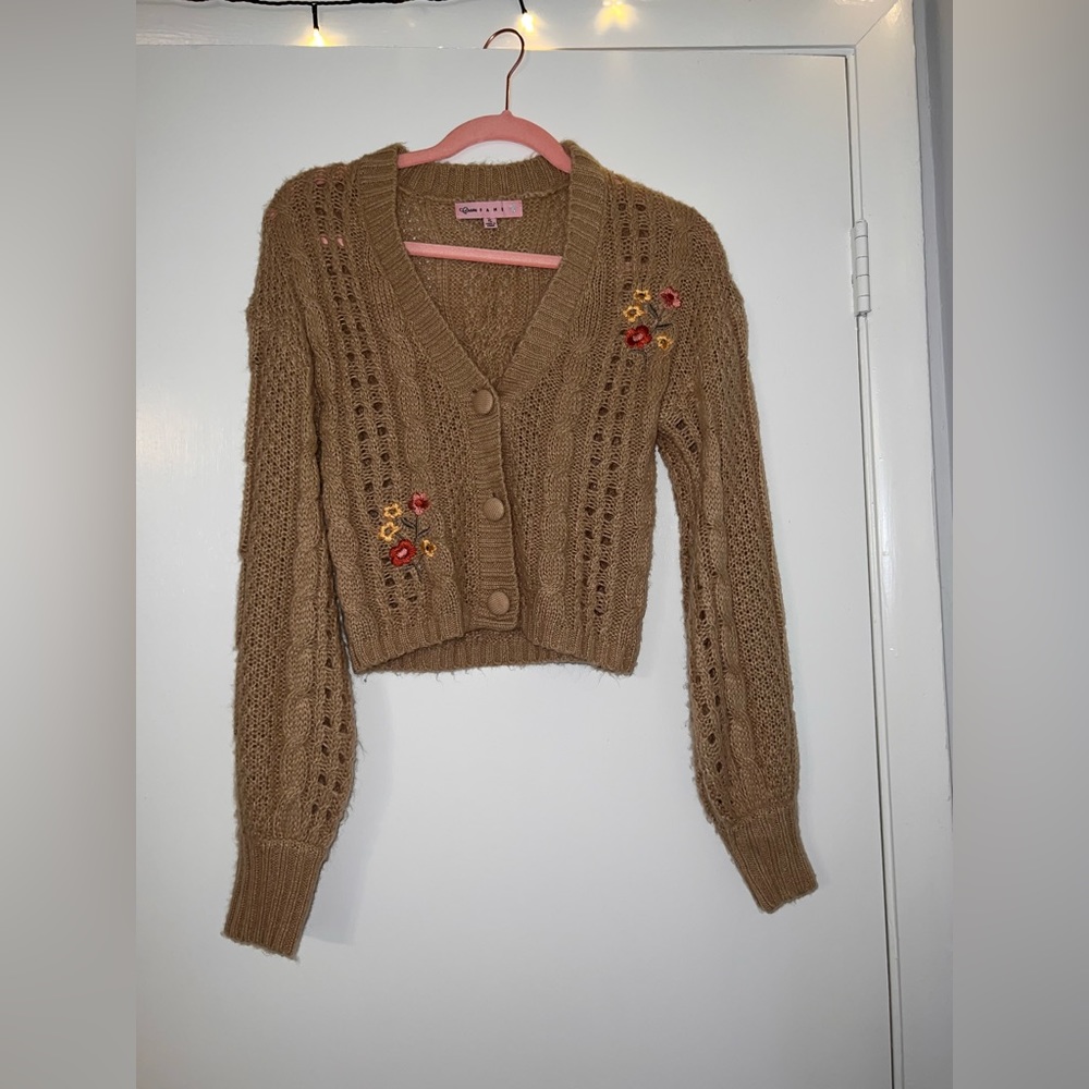 Brown sweater with floral embroidery